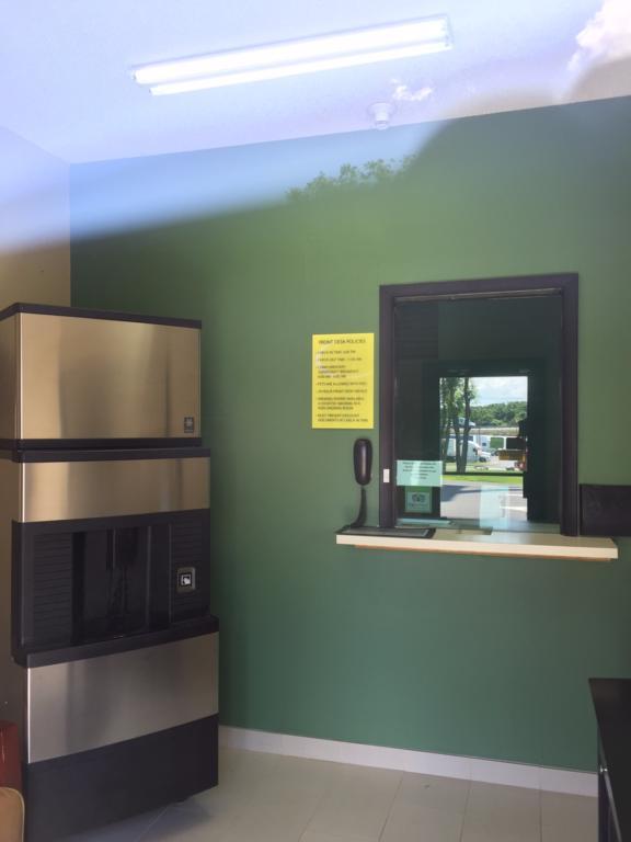 Super 8 By Wyndham Greencastle Esterno foto